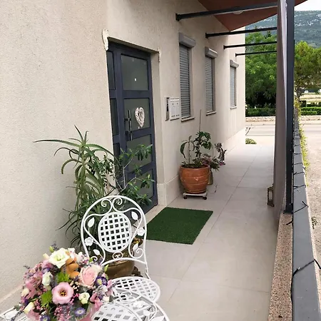 Apartman Hygge Location Kastel Luksic / Split