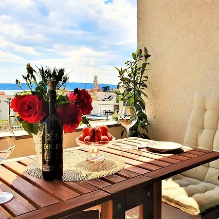Hygge Location Kastel Luksic / Split Apartment