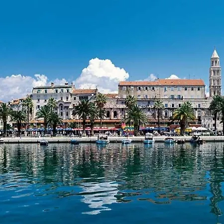 Hygge Location Kastel Luksic / Split Apartment
