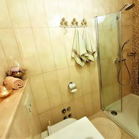Hygge Location Kastel Luksic / Split Apartment *