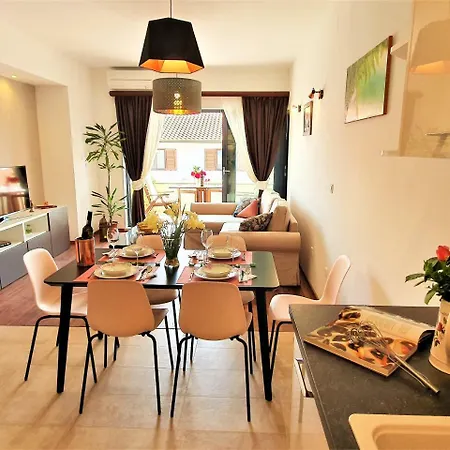 Hygge Location Kastel Luksic / Split