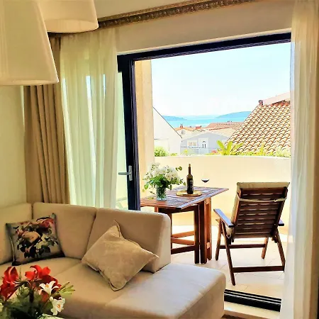 Hygge Location Kastel Luksic / Split Apartment