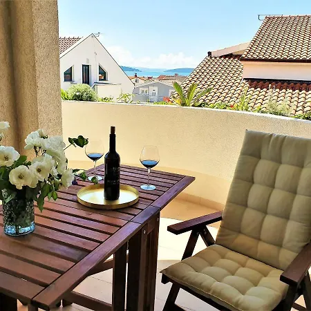 Hygge Location Kastel Luksic / Split Apartment
